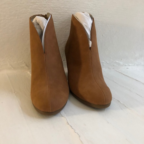 A2 by Aerosoles Women's Gravity Ankle Boot - Picture 8 of 8